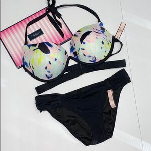 NEW VICTORIA SECRET SWIMSUIT 36C/Small